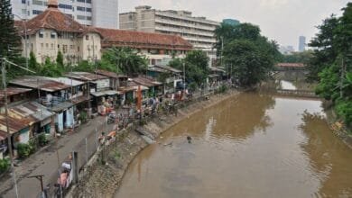 B2ap3 Large Jakarta Braces For Flood As City Rivers Cannot Contain Excess Water.jpg